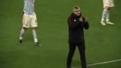 当年B费曾力挺索帅并向球迷们示意：比赛结果非主帅一人之责