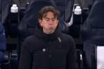 不嚼了！维拉半场2-0轻松碾压热刺 弗兰克吐掉了嚼了半天的口香糖